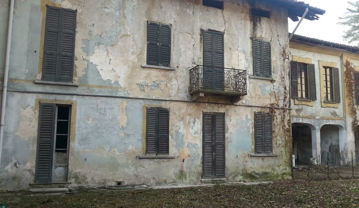 villa-depoca-castiglione-olona-da-ristrutturare (2)
