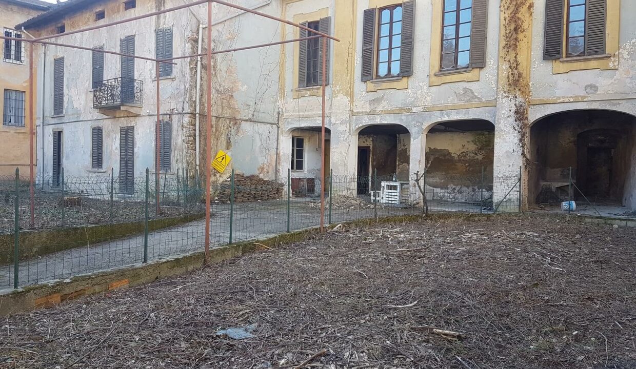 villa-depoca-castiglione-olona-da-ristrutturare (5)